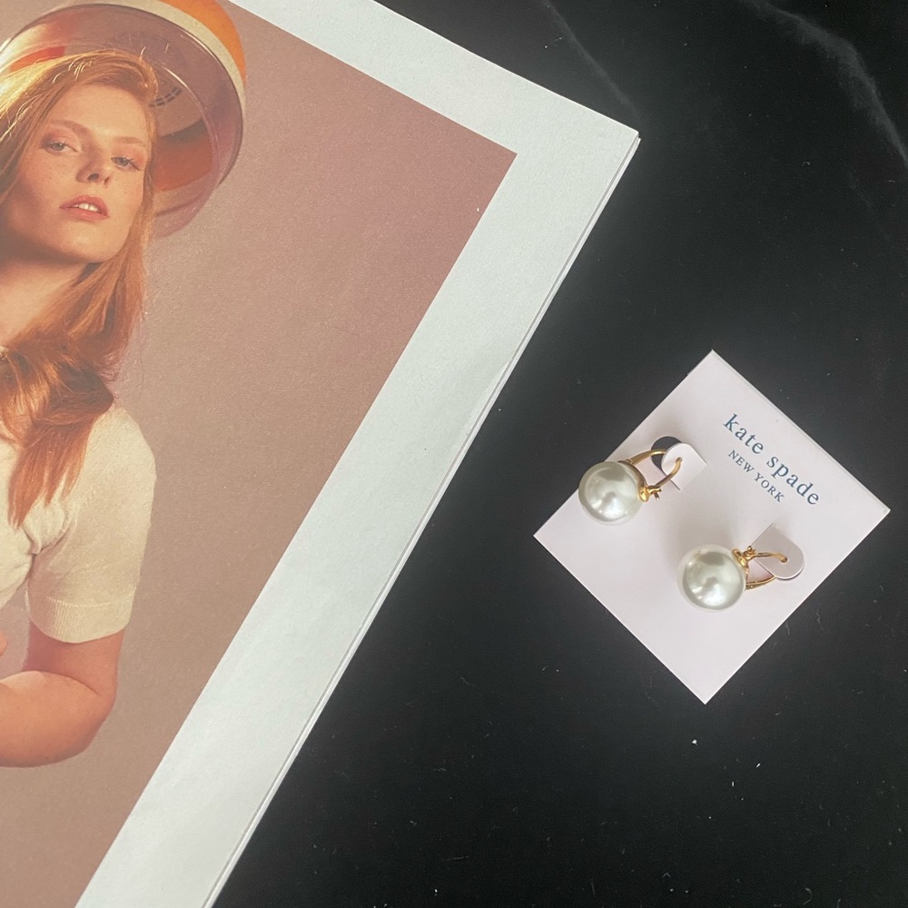 🆕 Kate Spade Signature Pearl Drop Earrings - white